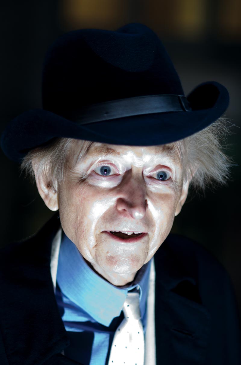 Tom Wolfe a la Pedrera, abans de presentar a la premsa el llibre 'Bloody Miami' (Empúries / Anagrama)