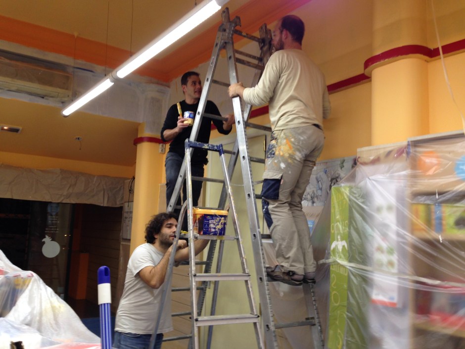 La llibreria Al·lots canvia la seva fesomia.