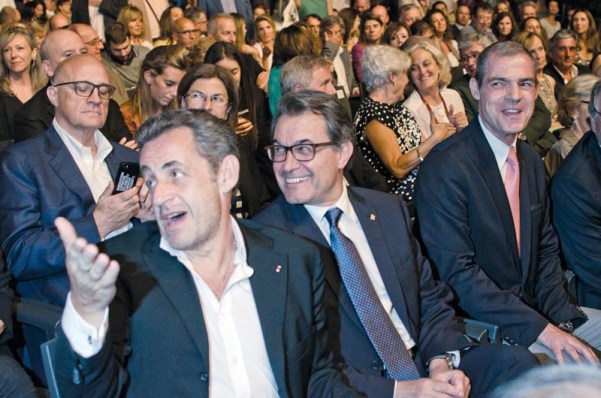 Nicolas Sarkozy i Artur Mas a Pedralbes. © Fotografia de Carles Domènec